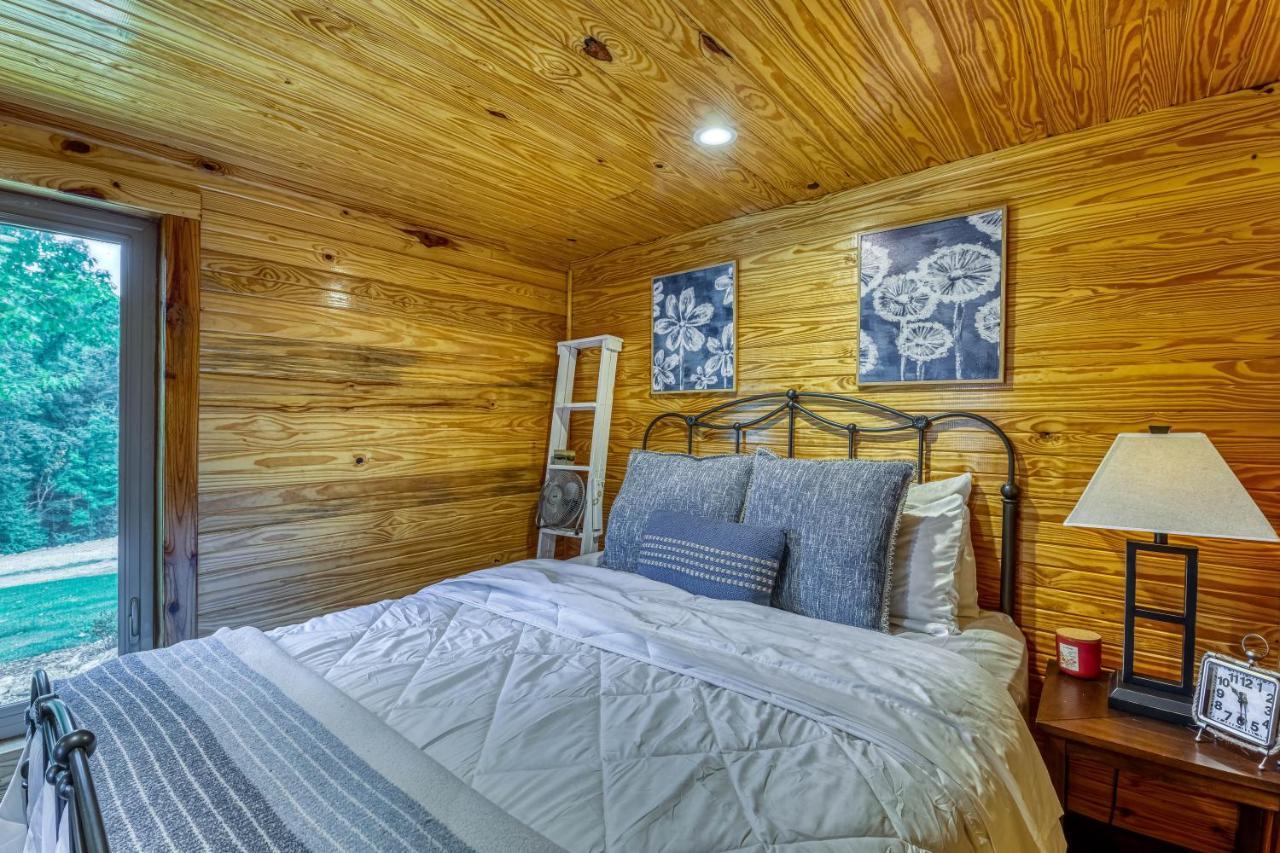 The Gemini-A Dreamy, Waterfront Tiny Cabin Rogersville Экстерьер фото