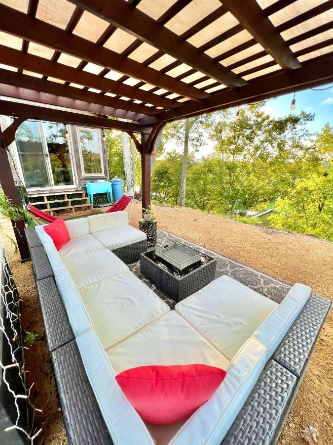 The Gemini-A Dreamy, Waterfront Tiny Cabin Rogersville Экстерьер фото